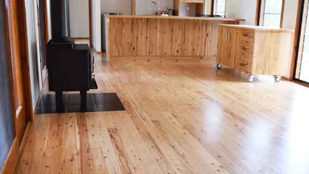 Easily maintainable flooring